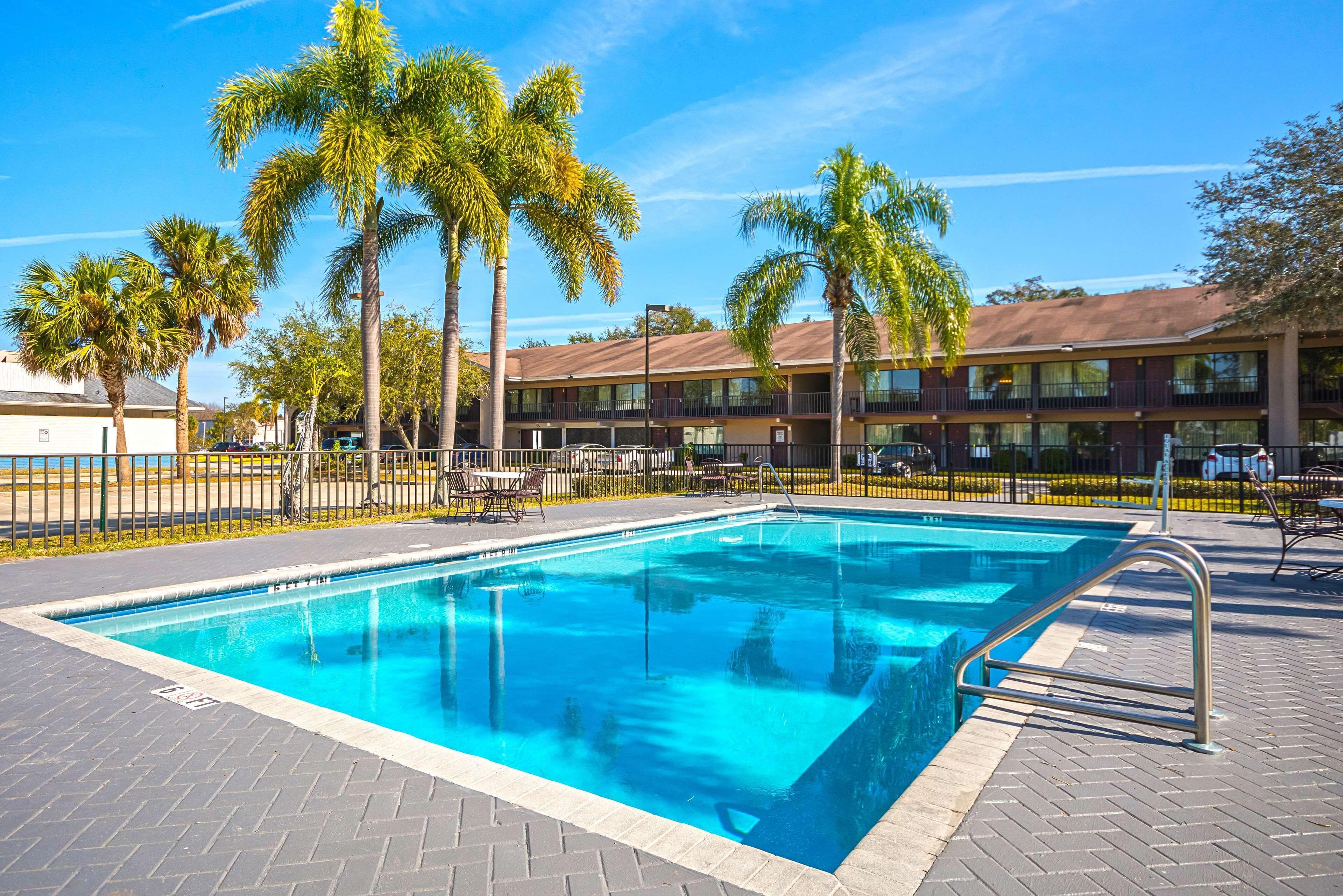 Where to Stay Near Melbourne Recreation Dept: 6 Budget Hotels