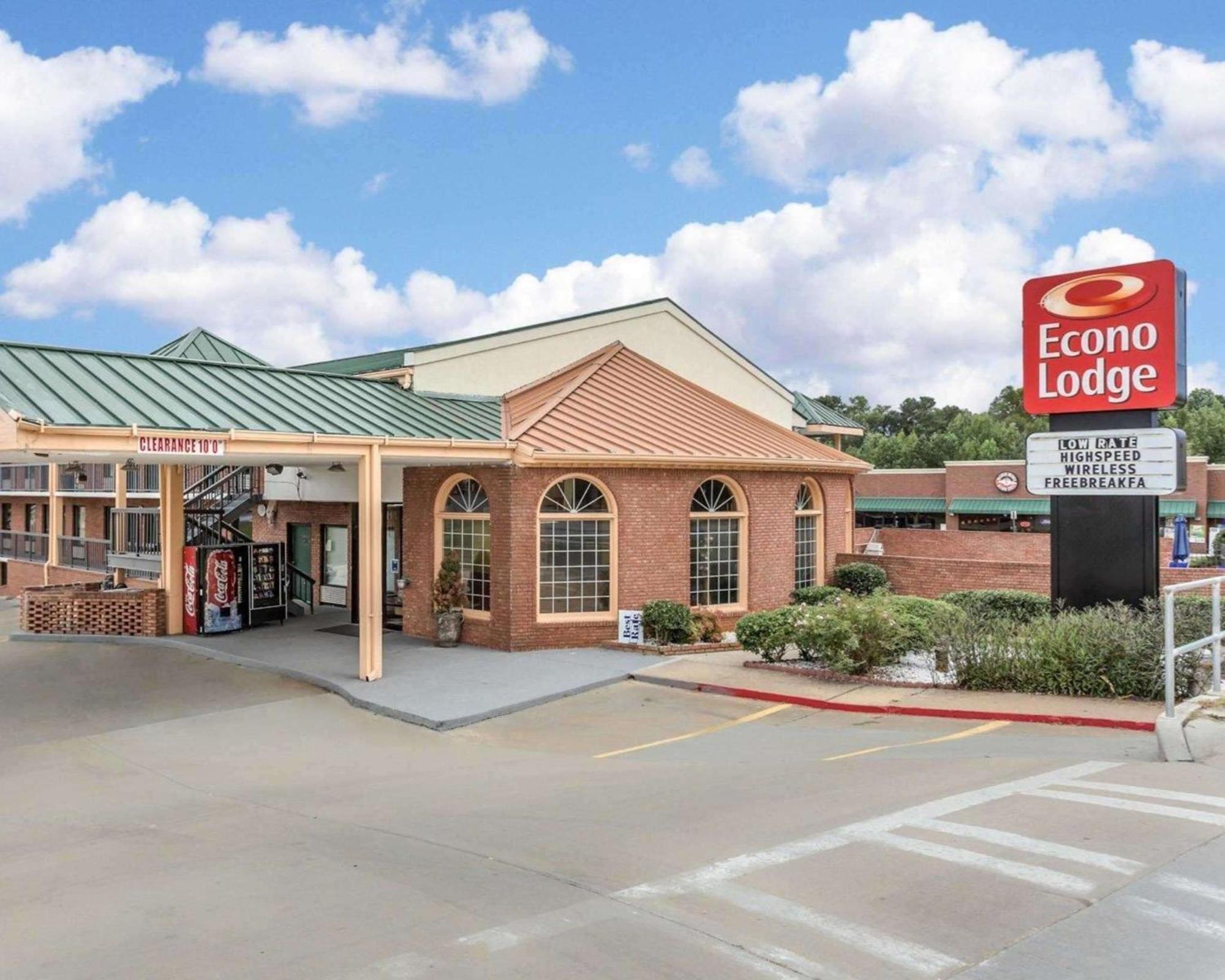 Where to Stay Near Cherokee Commons: 4 Budget Hotels in Acworth