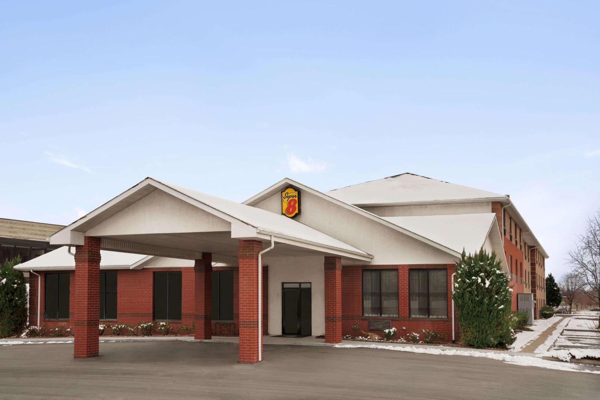 Where to Stay Near River Pointe Plaza: 5 Budget Hotels